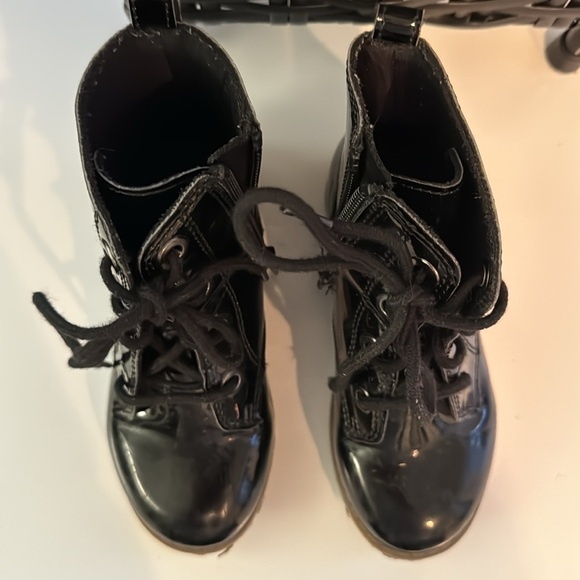 OLD NAVY Toddler Girl Black Patent zip up Boots - Picture 3 of 5